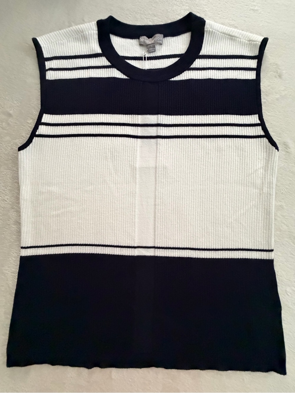 Evolution by Cyrus NWT Sleeveless Navy Blue & White Striped Ribbed Knit Top